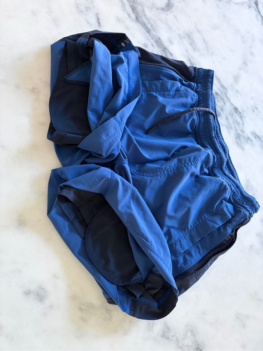 Men’s Lululemon Shorts, Size Medium, lined - Picture 4 of 4